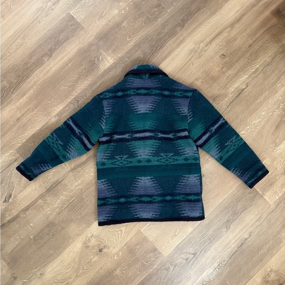 Vintage Woolrich Blue and Green Patterned Women's Jacket - Picture 5 of 10